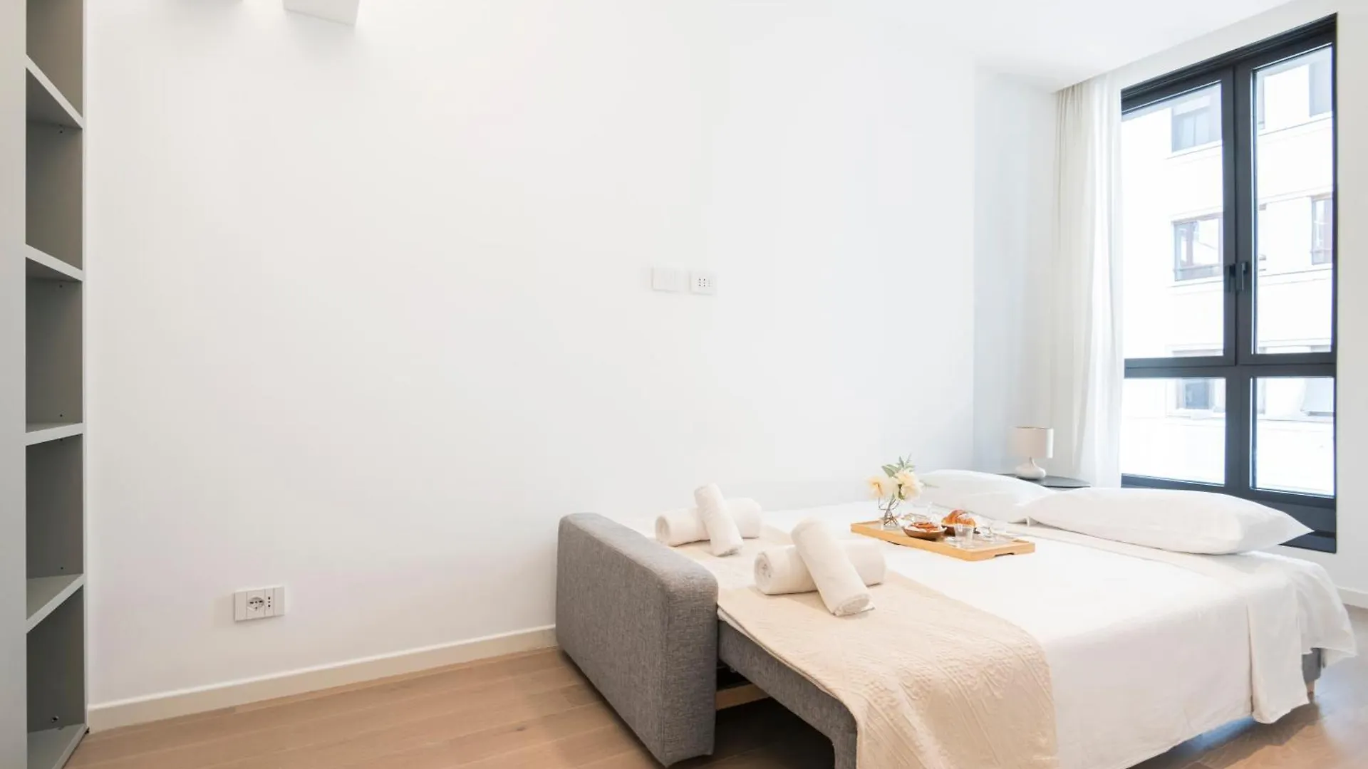 Easylife - Sofisticata Dimora Con Rooftop Condominiale Vista Duomo Milan 0*,  Italy