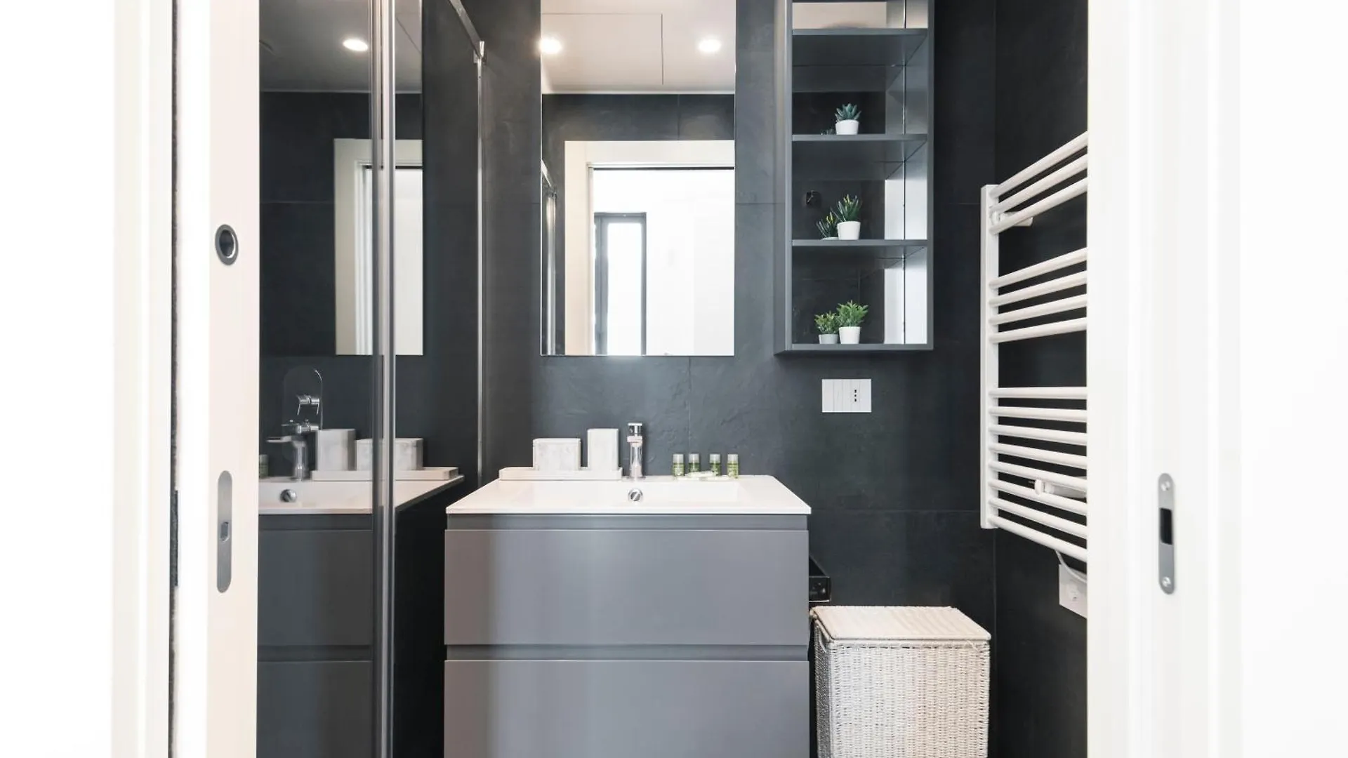 Easylife - Sofisticata Dimora Con Rooftop Condominiale Vista Duomo Milan Apartment